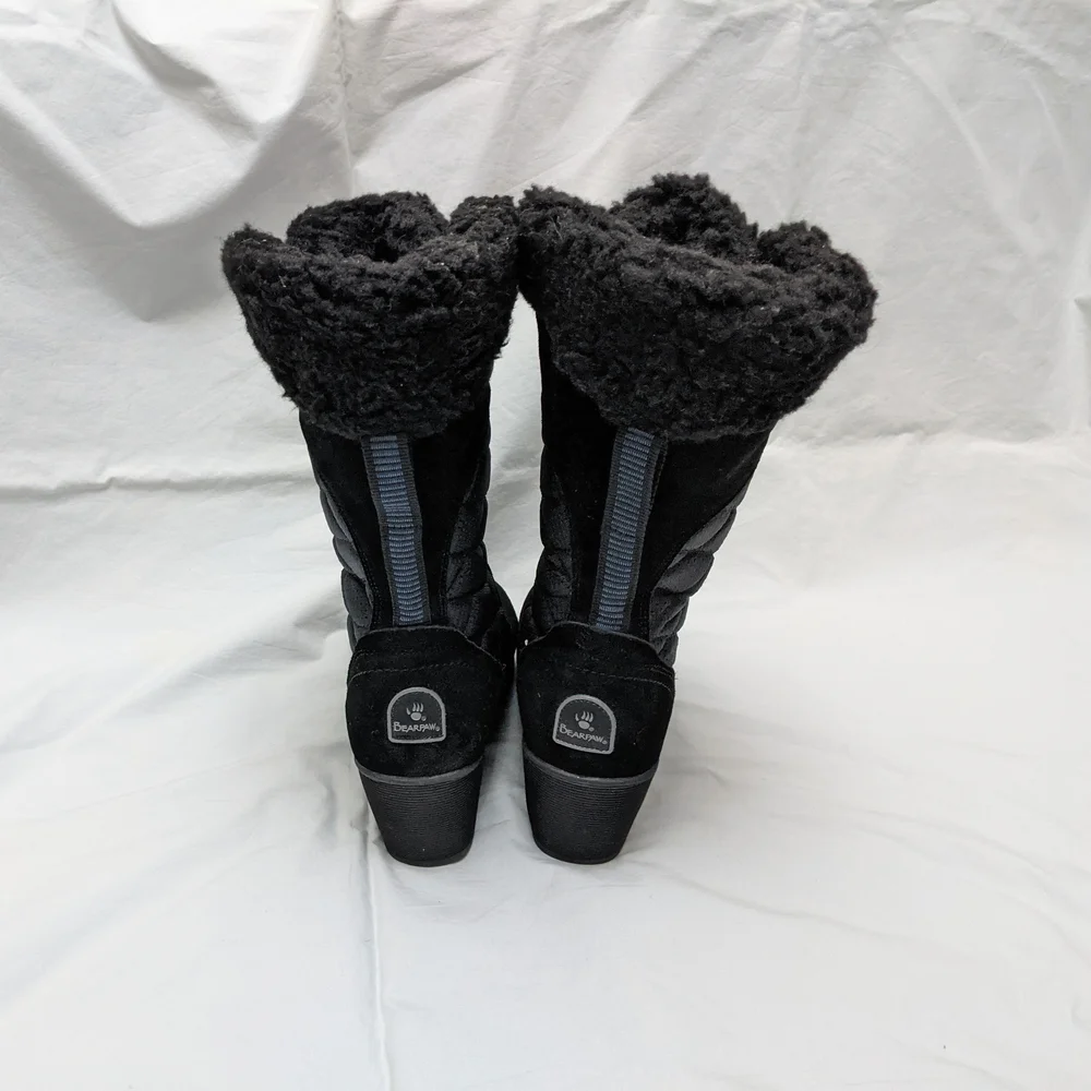 BearPaw Women's Insulated Quilted Winter Boots Size 9